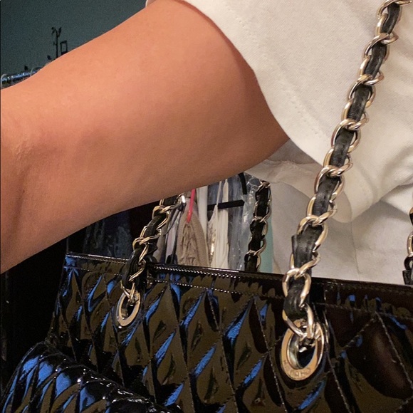 Authentic Chanel bag - Picture 7 of 9